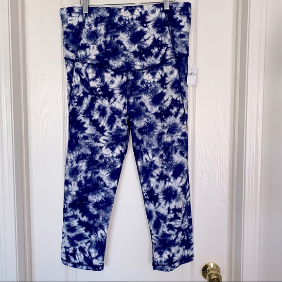 💕Host Pick💕 Gap Maternity Full Panel Tie Dye Crop Leggings - Picture 2 of 8